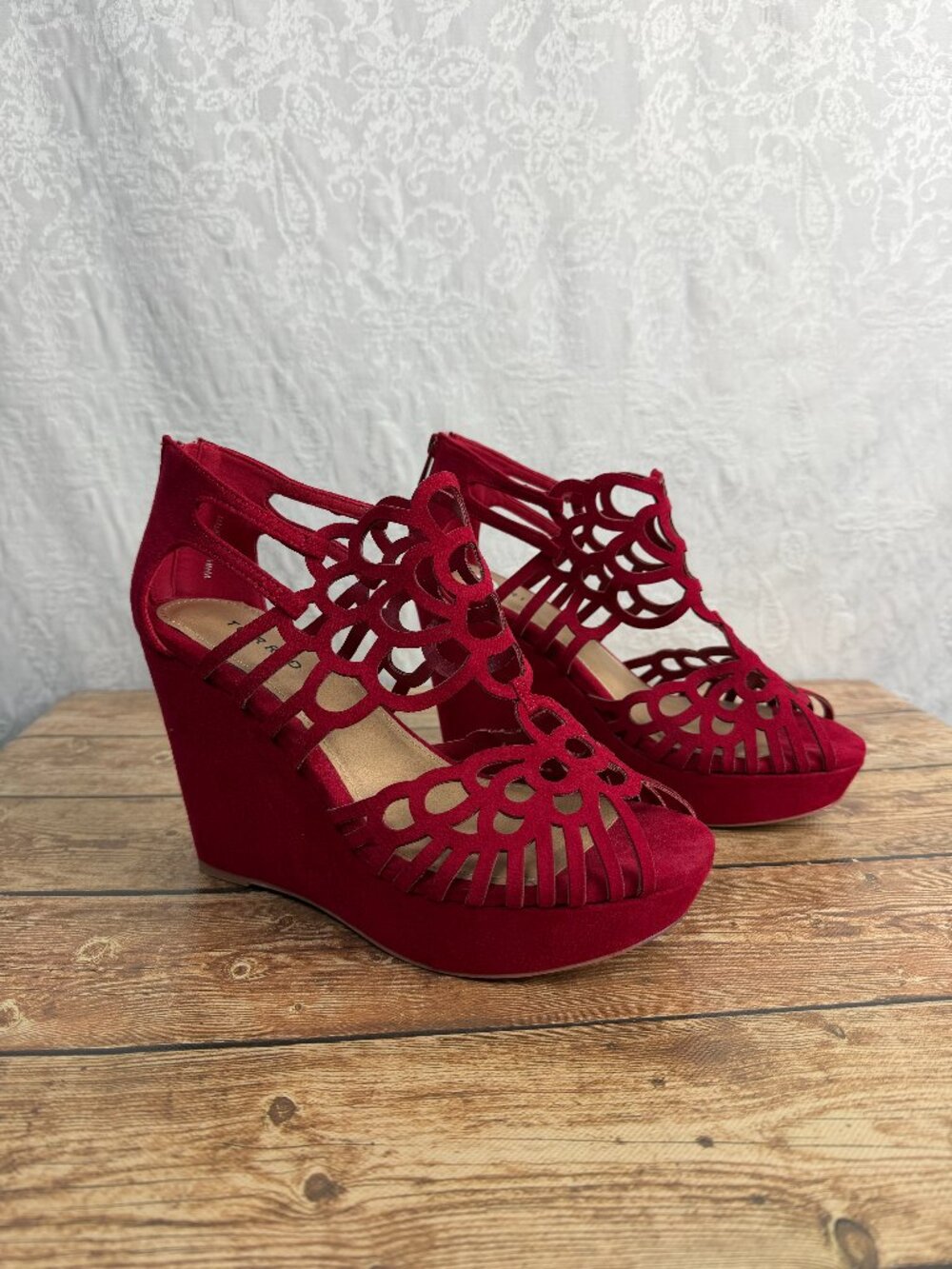 Torrid Women’s 9 Red Burgundy Cutout Wedge Platform Sandals Caged Heels Wide
